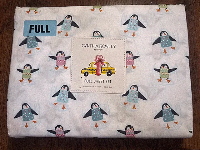 Cynthia Rowley Christmas Sweater Wearing Penguins FULL Sheet Set