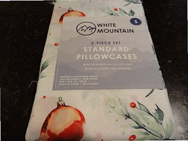 new 2 Standard Pillowcases 20 x 30"Holiday Christmas Bulbs Holly berries white