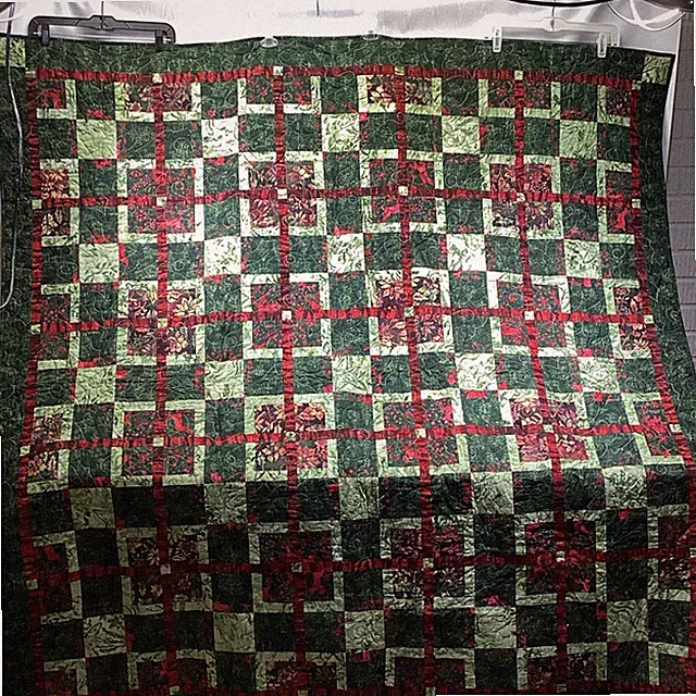 Patchwork Christmas Quilt Red Green Contemporary Long Arm Quilted Windowpane