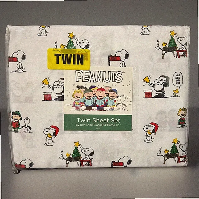 Peanuts Snoopy & The Gang Winter Christmas Caroling Twin Sheet Set by Berkshire
