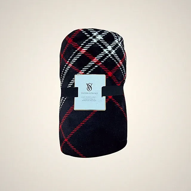 Victoria’s Secret fleece blanket Plaid Red & Back - Christmas 2025 NEW