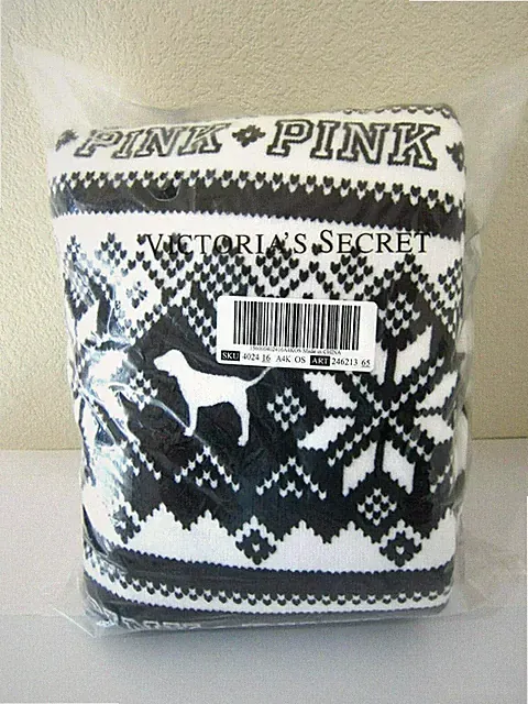 Victoria Secret Pink SHERPA Dog Logo BLACK FAIR ISLE PLUSH HOLIDAYS BLANKET DORM